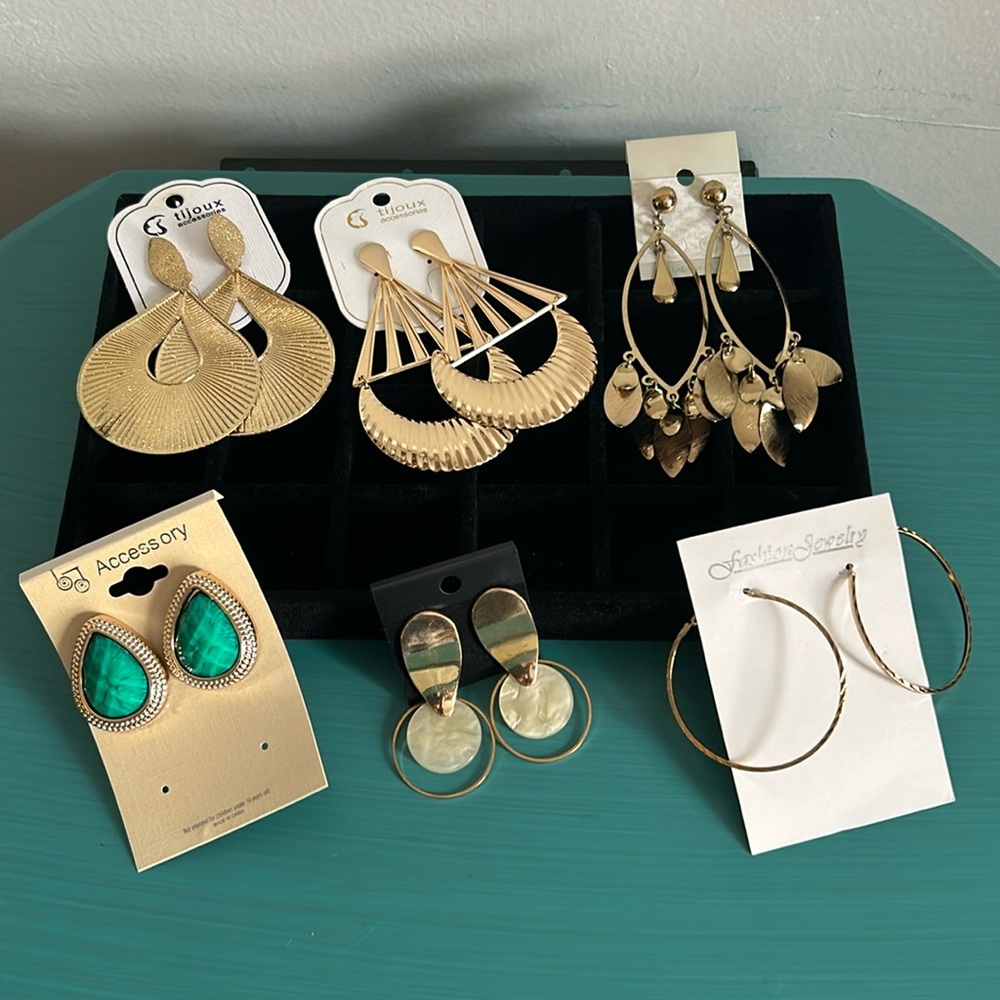 New 6 Piece Collection Gold Tone Fashion Drop Hoop Button Chandelier Earring Set